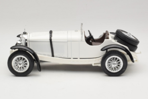 Mercedes SSK Branco Bburago 1:18 3009-P3 Metal - imagem 3 de 6