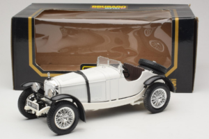 Mercedes SSK Branco Bburago 1:18 3009-P3 Metal - imagem 6 de 6