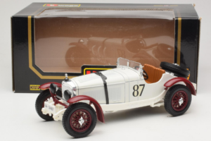 Mercedes SSKL #87 R. Caracciola Branco 1931 Bburago 1:18 3002-P1 Metal - imagem 6 de 6