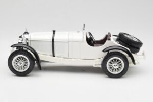 Mercedes SSKL Branco Bburago 1:18 3002 Metal - imagem 4 de 8