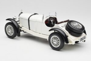 Mercedes SSKL Branco Bburago 1:18 3002 Metal - imagem 7 de 8