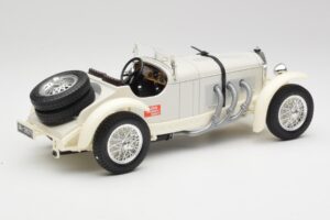 Mercedes SSKL Branco & Creme Bburago 1:18 3002-M1 Metal - imagem 2 de 6