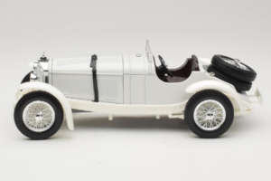 Mercedes SSKL Branco 1931 Bburago 1:18 3002-M2 Metal - imagem 3 de 6