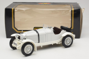 Mercedes SSKL Branco 1931 Bburago 1:18 3002-M2 Metal - imagem 6 de 6
