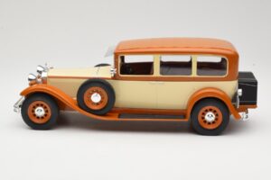 Mercedes Tipo Nurburg W08 460/460K Bege MCG 1:18 MCG18034 Metal - imagem 3 de 6