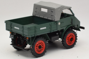 Mercedes Unimog 401 Verde Schuco 1:18 135 Metal - imagem 3 de 8
