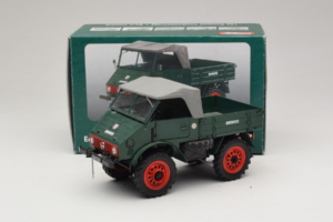 Mercedes Unimog 401 Verde Schuco 1:18 135 Metal - imagem 8 de 8