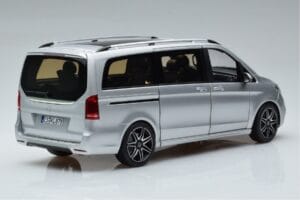 Mercedes V-Class V260 AMG Line Prata Norev 1:18 183871 Metal - imagem 3 de 10