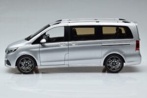 Mercedes V-Class V260 AMG Line Prata Norev 1:18 183871 Metal - imagem 5 de 10