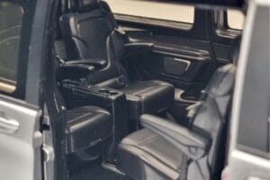Mercedes V-Class V260 AMG Line Prata Norev 1:18 183871 Metal - imagem 9 de 10