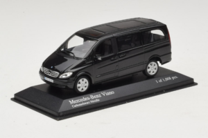 Mercedes Viano Preto Minichamps 1:43 400032210 Metal - imagem 2 de 4