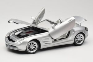 Mercedes Vision SLR Roadster Prateado Maisto 1:18 B66962107 Metal - imagem 2 de 8