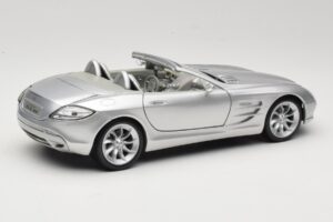 Mercedes Vision SLR Roadster Prateado Maisto 1:18 B66962107 Metal - imagem 3 de 8
