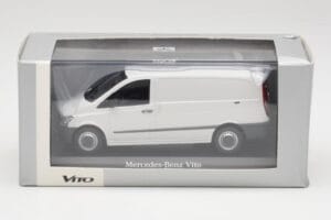 Mercedes Vito Arctic Branco Minichamps 1:43 B66960524 Metal - imagem 4 de 4