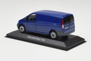 Mercedes Vito Atlantis Azul Minichamps 1:43 B66960525 Metal - imagem 3 de 4
