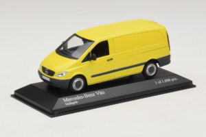 Mercedes Vito Kastenwagen Amarelo Minichamps 1:43 400032260 Metal - imagem 2 de 4