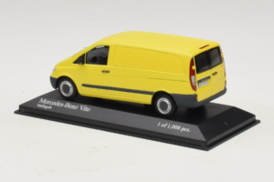 Mercedes Vito Kastenwagen Amarelo Minichamps 1:43 400032260 Metal - imagem 3 de 4