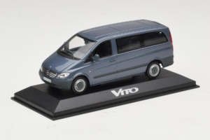 Mercedes Vito W638 Lugano Grey Minichamps 1:43 B67871201 Metal - imagem 2 de 4