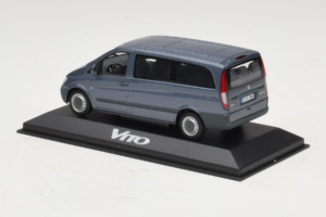 Mercedes Vito W638 Lugano Grey Minichamps 1:43 B67871201 Metal - imagem 3 de 4