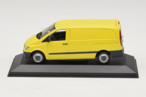 Mercedes Vito W638 Amarelo Minichamps 1:43 B67871200-R1 Metal