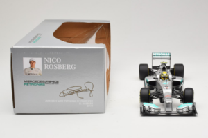 Mercedes W03 #8 N. Rosberg Mercedes AMG Petronas 2012 Minichamps 1:18 110120008 Metal - imagem 6 de 7