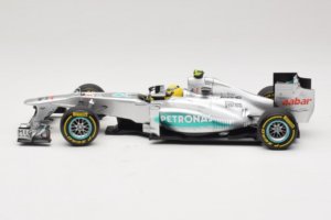 Mercedes W03 #8 N. Rosberg Mercedes AMG Petronas Showcar 2012 Minichamps 1:18 110120078 Metal - imagem 3 de 7