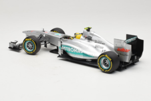 Mercedes W03 #8 N. Rosberg Mercedes AMG Petronas Showcar 2012 Minichamps 1:18 110120078 Metal - imagem 5 de 7