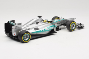 Mercedes W04 #9 N. Rosberg Mercedes AMG Petronas Showcar 2013 Minichamps 1:18 110130079 Metal - imagem 2 de 7