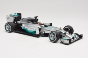 Mercedes W05 #44 L. Hamilton Mercedes AMG Petronas Chinese Grand Prix Winner 2014 Minichamps 1:18 110140244 Metal - imagem 4 de 7