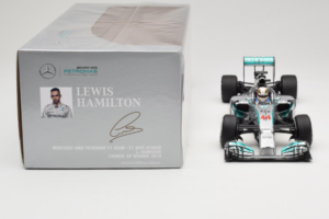 Mercedes W05 #44 L. Hamilton Mercedes AMG Petronas Chinese Grand Prix Winner 2014 Minichamps 1:18 110140244 Metal - imagem 6 de 7