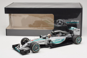 Mercedes W06 #44 L. Hamilton F1 World Champion 2015 Dealer Edition Minichamps 1:18 B66960539 Metal - imagem 7 de 7