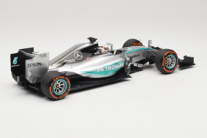 Mercedes W06 #44 L. Hamilton Mercedes AMG Petronas Japanese Grand Prix Winner 2015 Minichamps 1:18 110150344 Metal - imagem 2 de 7
