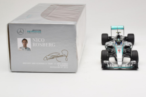 Mercedes W06 #6 N. Rosberg Mercedes AMG Petronas Australian Grand Prix 2015 Minichamps 1:18 110150006 Metal - imagem 6 de 7