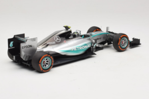 Mercedes W06 #6 N. Rosberg Mercedes AMG Petronas Japanese Grand Prix 2015 Minichamps 1:18 110150206 Metal - imagem 2 de 7