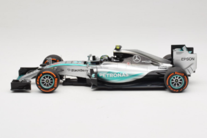 Mercedes W06 #6 N. Rosberg Mercedes AMG Petronas Japanese Grand Prix 2015 Minichamps 1:18 110150206 Metal - imagem 3 de 7