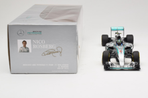 Mercedes W06 #6 N. Rosberg Mercedes AMG Petronas United States Grand Prix 2015 Minichamps 1:18 110150306 Metal - imagem 6 de 7