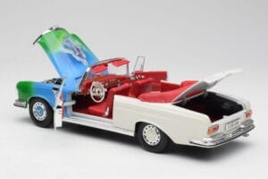 Mercedes 280SE W108 Tricolor Maisto 1:18 56014 Metal - imagem 5 de 8