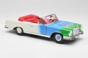 Mercedes 280SE W108 Tricolor Maisto 1:18 56014 Metal - imagem 6 de 8