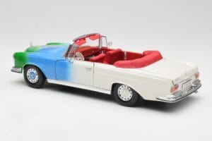 Mercedes 280SE W108 Tricolor Maisto 1:18 56014 Metal - imagem 7 de 8