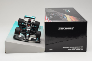 Mercedes W11 #63 G. Russell Mercedes AMG Petronas Sakhir Grand Prix 2020 Minichamps 1:18 113201663 Resina - imagem 6 de 7