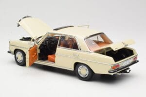 Mercedes W115 Strich 8 Creme Sun Star 1:18 4581 Metal - imagem 5 de 8