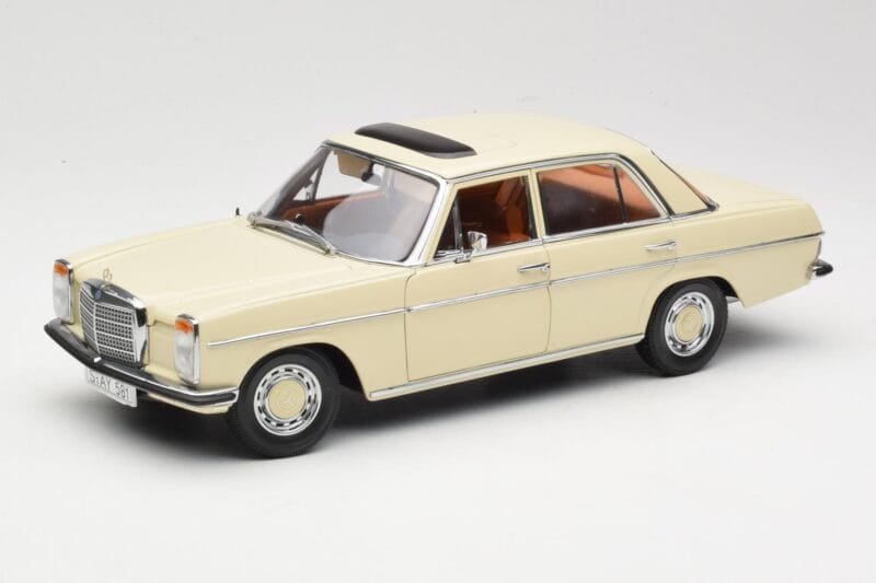 Mercedes W115 Strich 8 Creme Sun Star 1:18 4581 Metal