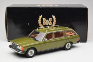 Mercedes W123 200T Cypress Verde BoS Models 1:18 BOS008 Metal - imagem 6 de 6