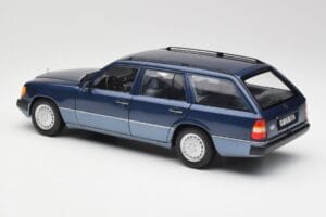 Mercedes 300D W124 T-Modell Nautical Azul Norev 1:18 183962 Metal - imagem 7 de 8