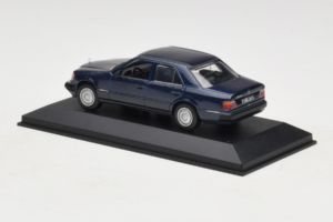 Mercedes W124 Azul Escuro Minichamps 1:43 MB006 Metal - imagem 3 de 4
