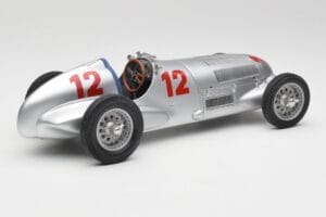 Mercedes W125 #12 R. Caracciola Grand Prix 1937 CMC 1:18 M-052 Metal - imagem 2 de 6