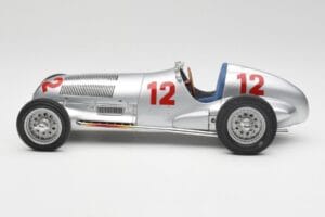 Mercedes W125 #12 R. Caracciola Grand Prix 1937 CMC 1:18 M-052 Metal - imagem 3 de 6