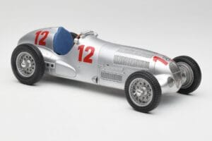 Mercedes W125 #12 R. Caracciola Grand Prix 1937 CMC 1:18 M-052 Metal - imagem 4 de 6