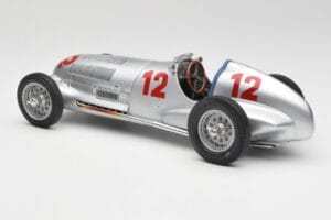 Mercedes W125 #12 R. Caracciola Grand Prix 1937 CMC 1:18 M-052 Metal - imagem 5 de 6