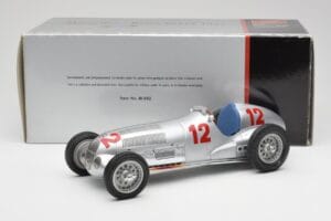 Mercedes W125 #12 R. Caracciola Grand Prix 1937 CMC 1:18 M-052 Metal - imagem 6 de 6